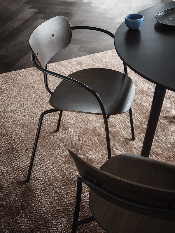 Pavilion Chair w. Arms AV2