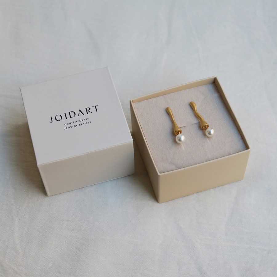 Eclat White Golden Earrings