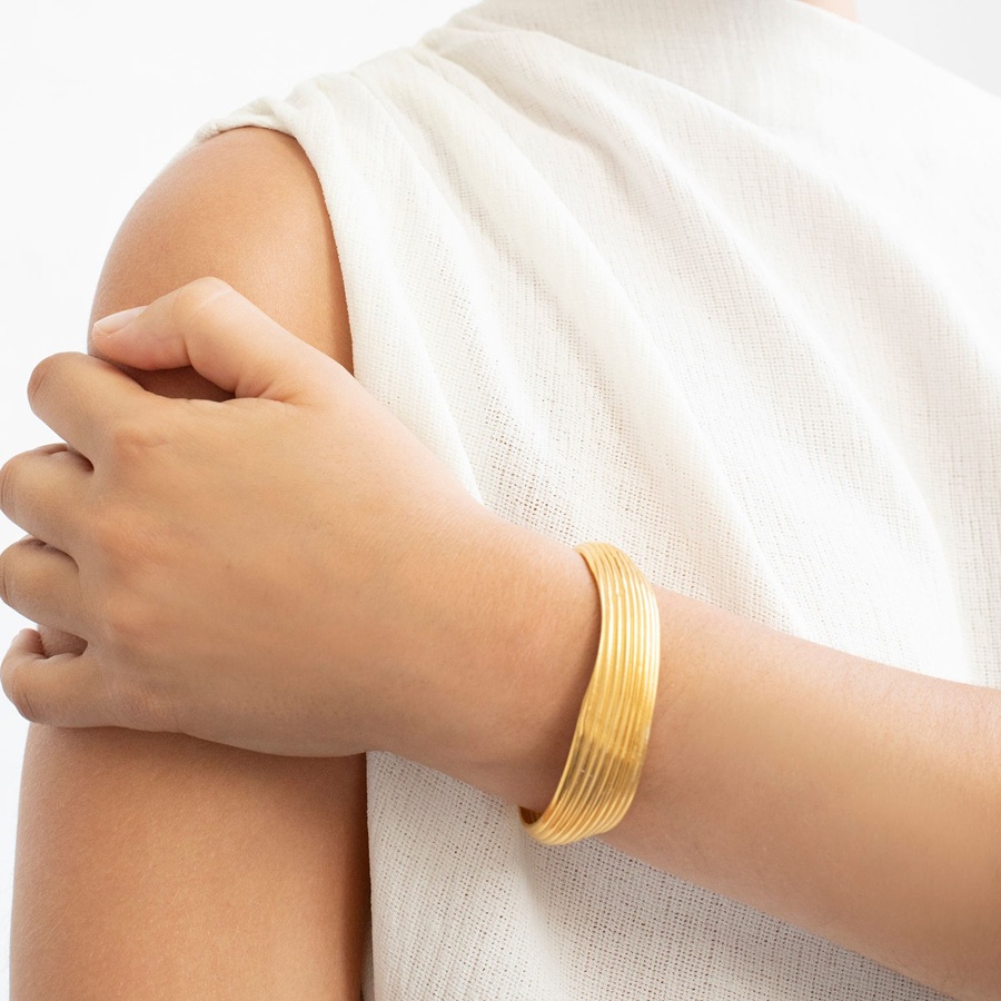 Onaria Golden Bracelet